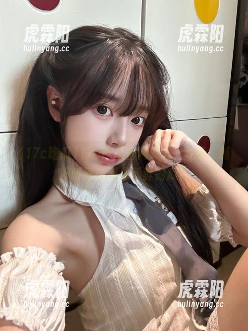 17c吃瓜官网又双叒更新，抓紧时间抢到最新鲜的瓜！