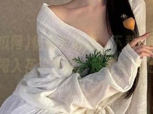 悄悄告诉你，下载66吃瓜网，可以闯入花边世界，越过虚伪的门槛！