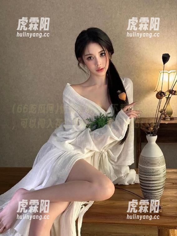 悄悄告诉你，下载66吃瓜网，可以闯入花边世界，越过虚伪的门槛！