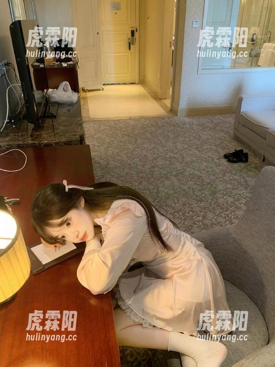 来www.51cgfun官网，看热闹的同时，你是否也在偷偷关注那个人？