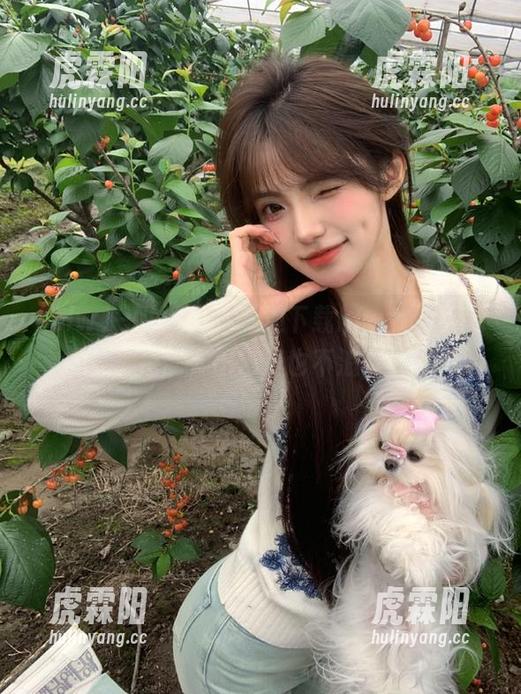 一边吃瓜，一边下载hlw.bet，完美搭配，出门费也不浪费！