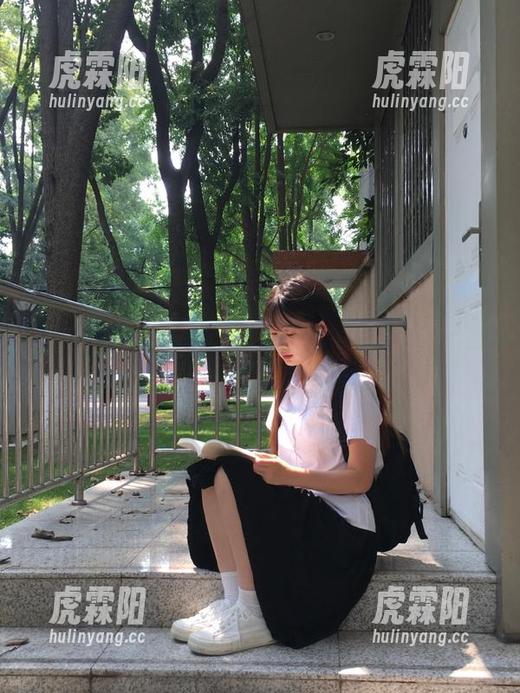 zztt 宅在zztt87.ccm首页,愣愣的盯着黑料,有点意思,又有点烦…