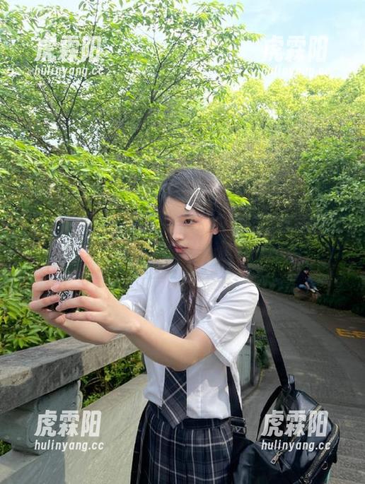 在线寻找黑料的线路，吃瓜网站好像给了我一扇新窗，越看越有戏！