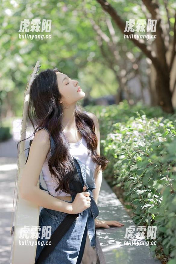 天天吃瓜网发布：外星人又现身地球？好吧，是我窥视它们的隐私。