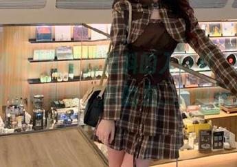 在每日黑料的入口处，心中满是好奇与无奈，真的是...太好玩了！