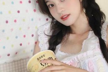 这最新一波瓜简直能跟悬疑剧媲美，快下载“黑料不打烊”跟上节奏，别掉队啊！
