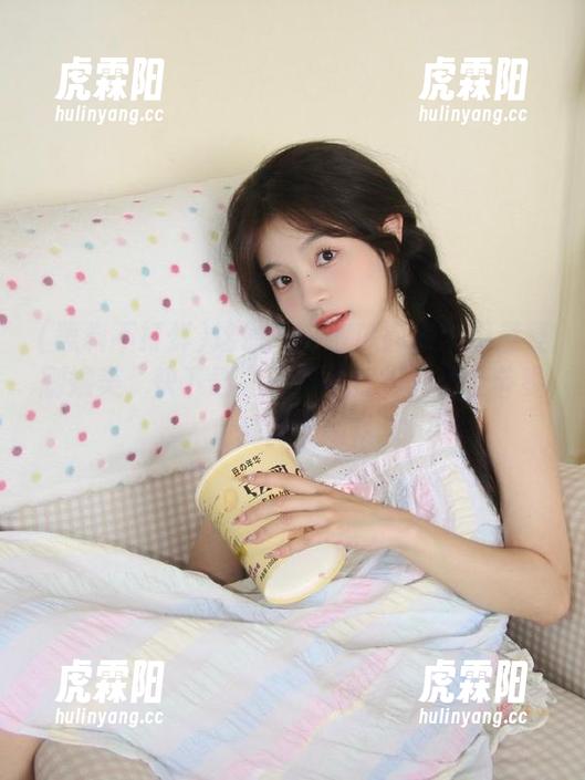 这最新一波瓜简直能跟悬疑剧媲美，快下载“黑料不打烊”跟上节奏，别掉队啊！