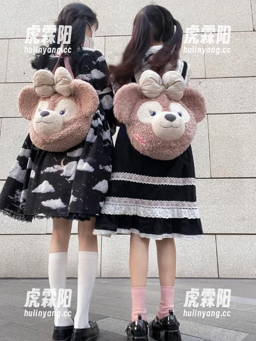 有多少人已经开启了“黑料传送门”的入口，带着好奇心走在路上的呢？