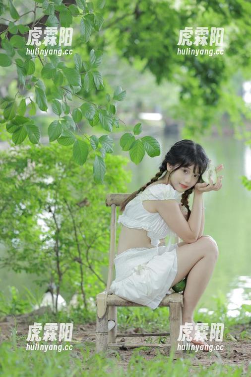 晚上好呀！“黑料吃瓜”又发布反差黑料，心里默默想：这是真的嘛？