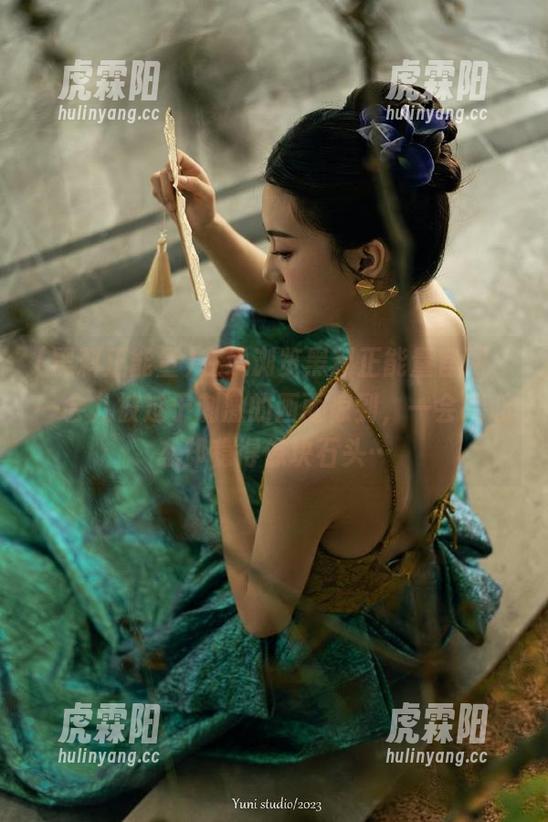 在线浏览黑料正能量官网，一会儿被过于刺激的画面惊到，一会儿心态却稳得像块石头…