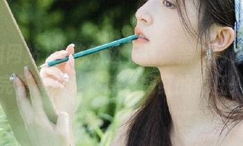 边吃瓜边下载，黑料网站视频完整版，让你感受网红的疯狂！